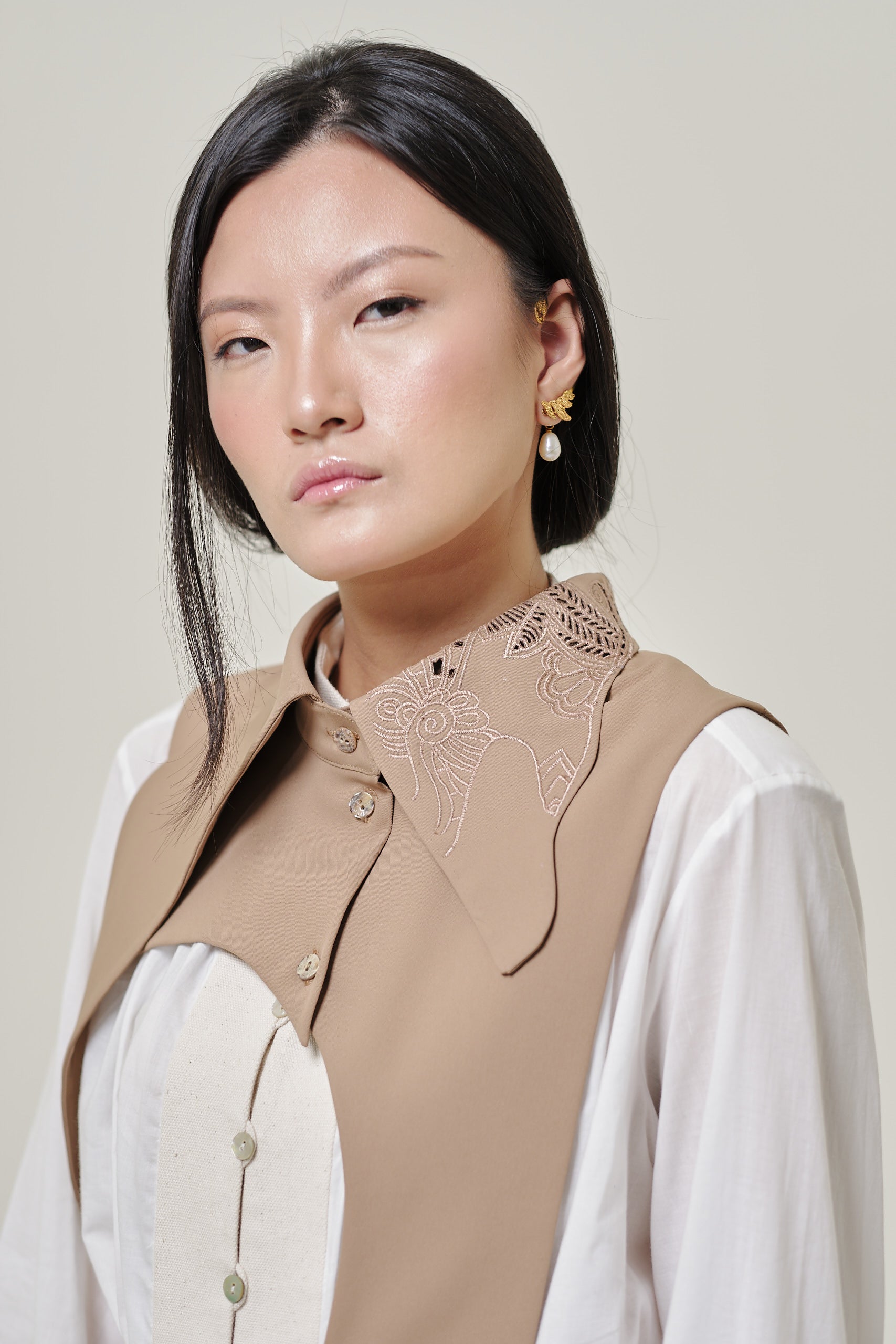Padar Collar Bib Mocca